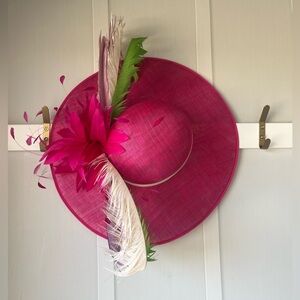 The Hat Girls Feather Fuschia Pink Green White Kentucky Derby Oaks Women’s Hat